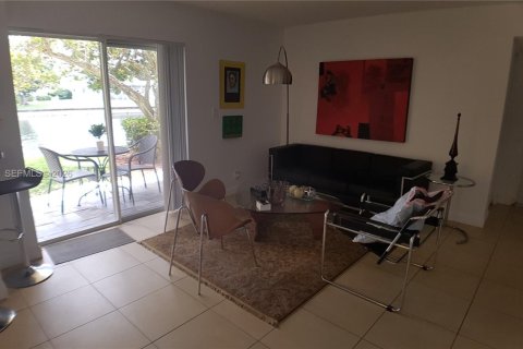 Copropriété à vendre à Tamarac, Floride: 2 chambres, 91.42 m2 № 2010486 - photo 5