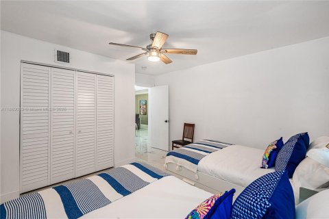 House in Hollywood, Florida 3 bedrooms № 1928366 - photo 21