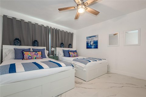 House in Hollywood, Florida 3 bedrooms № 1928366 - photo 20