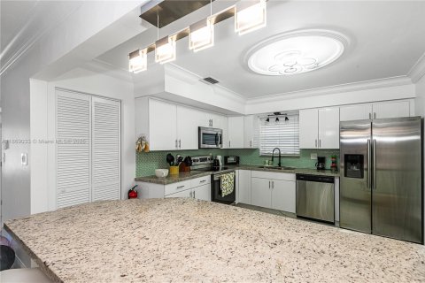 House in Hollywood, Florida 3 bedrooms № 1928366 - photo 15