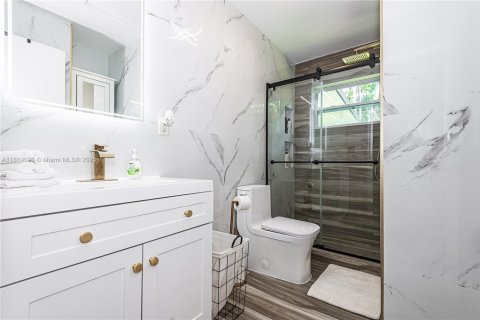 House in Hollywood, Florida 3 bedrooms № 1928366 - photo 2
