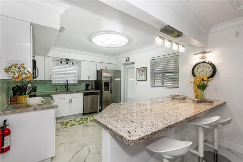 House in Hollywood, Florida 3 bedrooms № 1928366 - photo 17