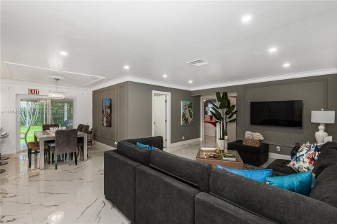 House in Hollywood, Florida 3 bedrooms № 1928366 - photo 6
