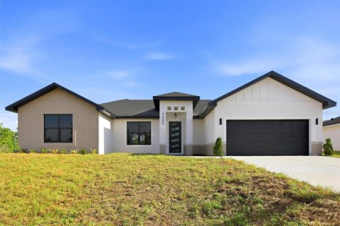 House in Sebring, Florida 4 bedrooms, 179.02 sq.m. № 2348031