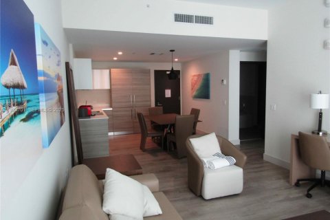Hotel in Hollywood, Florida 1 bedroom, 67.82 sq.m. № 2077184 - photo 9