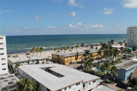 Hotel in Hollywood, Florida 1 bedroom, 67.82 sq.m. № 2077184 - photo 28