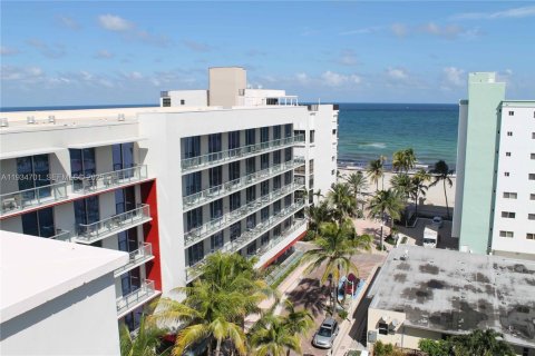 Hotel in Hollywood, Florida 1 bedroom, 67.82 sq.m. № 2077184 - photo 29
