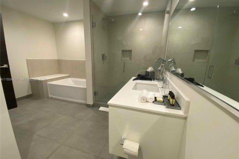 Hotel in Hollywood, Florida 1 bedroom, 67.82 sq.m. № 2077184 - photo 19