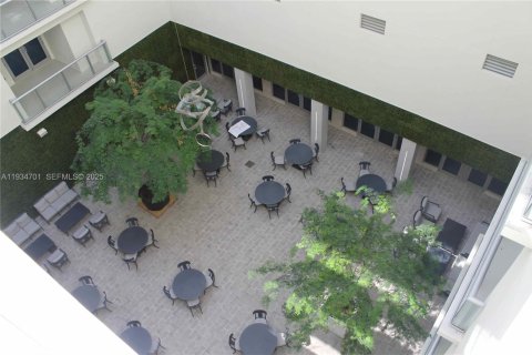 Hotel in Hollywood, Florida 1 bedroom, 67.82 sq.m. № 2077184 - photo 25