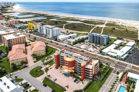 Снять в аренду кондоминиум в Сент-Питерсберг, Флорида 4 комнаты, 84.91м2, № 2290652 - фото 5