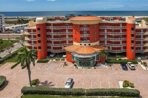 Condominio en Saint Petersburg, Florida, 2 dormitorios  № 2290652
