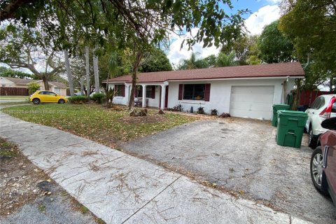 House in Miami, Florida 3 bedrooms, 167.78 sq.m. № 1857404 - photo 5