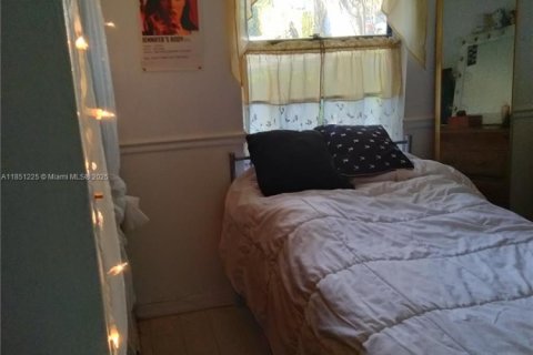 House in Miami, Florida 3 bedrooms, 167.78 sq.m. № 1857404 - photo 24