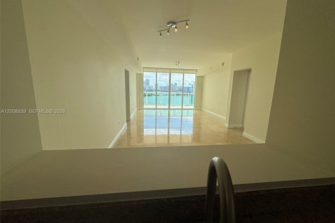 Condo in Aventura, Florida, 3 bedrooms  № 2072208 - photo 12