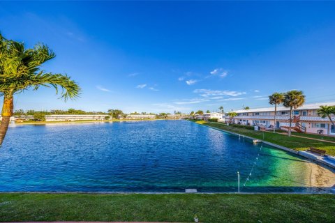Condo in Hallandale Beach, Florida, 1 bedroom  № 1669303 - photo 19