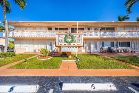 Condo in Hallandale Beach, Florida, 1 bedroom  № 1669303 - photo 25