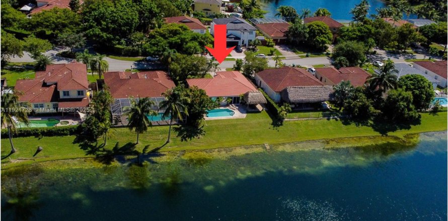 Casa en Cutler Bay, Florida 3 dormitorios № 1975858