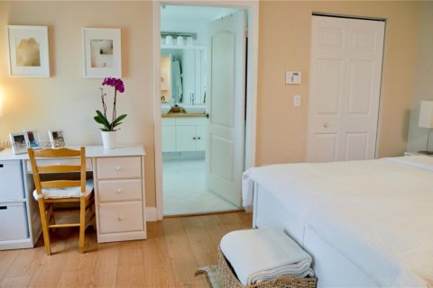 Casa en venta en Cutler Bay, Florida, 3 dormitorios № 1975858 - foto 17