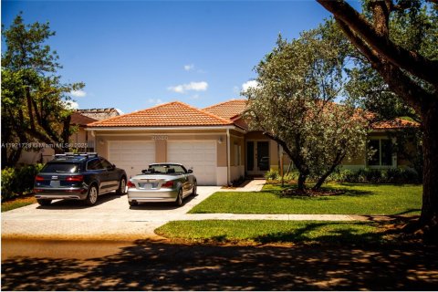 Casa en venta en Cutler Bay, Florida, 3 dormitorios № 1975858 - foto 5