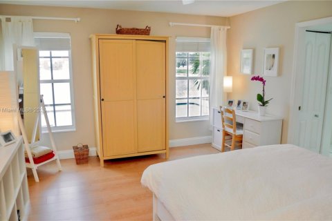 Casa en venta en Cutler Bay, Florida, 3 dormitorios № 1975858 - foto 14