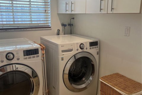 Casa en venta en Cutler Bay, Florida, 3 dormitorios № 1975858 - foto 25