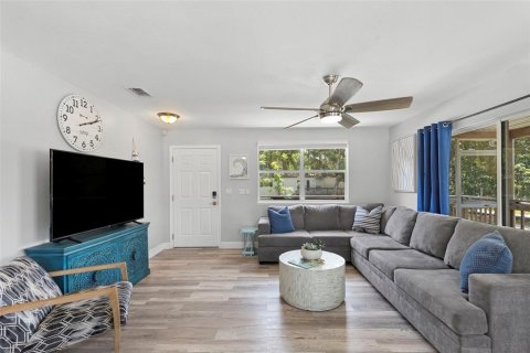 Villa ou maison à vendre à Weeki Wachee, Floride: 3 chambres, 84.73 m2 № 2234081 - photo 4