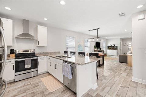 House in Tampa, Florida 3 bedrooms, 163.88 sq.m. № 1902499 - photo 12
