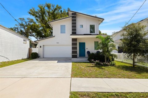 House in Tampa, Florida 3 bedrooms, 163.88 sq.m. № 1902499 - photo 1