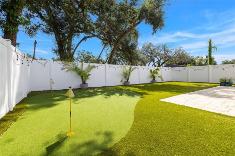 House in Tampa, Florida 3 bedrooms, 163.88 sq.m. № 1902499 - photo 2