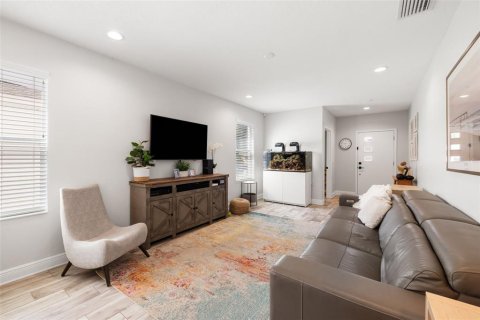 House in Tampa, Florida 3 bedrooms, 163.88 sq.m. № 1902499 - photo 6