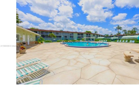 Купить кондоминиум в Палм Спрингс, Флорида 1 спальня, 61.32м2, № 1956931 - фото 1