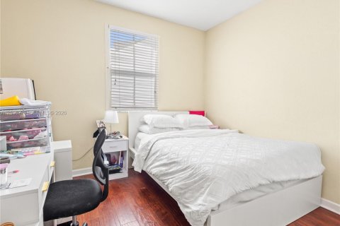 Townhouse in Doral, Florida 4 bedrooms, 175.96 sq.m. № 2086390 - photo 30