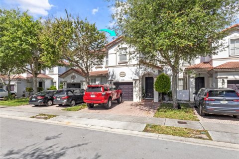 Townhouse in Doral, Florida 4 bedrooms, 175.96 sq.m. № 2086390 - photo 29