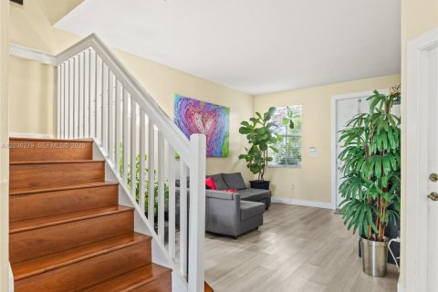 Townhouse in Doral, Florida 4 bedrooms, 175.96 sq.m. № 2086390 - photo 15