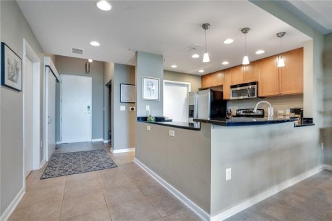 Condo in Orlando, Florida, 2 bedrooms  № 1893791 - photo 13