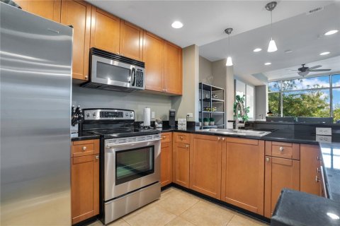 Condo in Orlando, Florida, 2 bedrooms  № 1893791 - photo 10