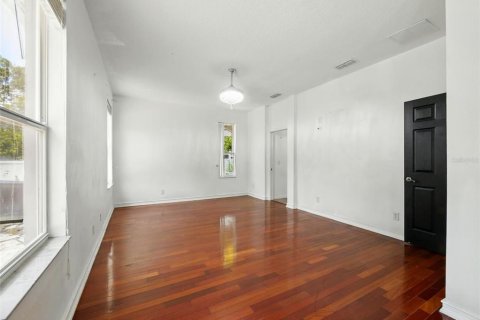 Casa en venta en Eustis, Florida, 5 dormitorios, 380.34 m2 № 1589973 - foto 13