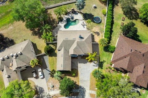 Casa en venta en Eustis, Florida, 5 dormitorios, 380.34 m2 № 1589973 - foto 2