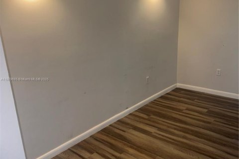 Copropriété à vendre à Coral Springs, Floride: 2 chambres, 84.54 m2 № 1981504 - photo 5