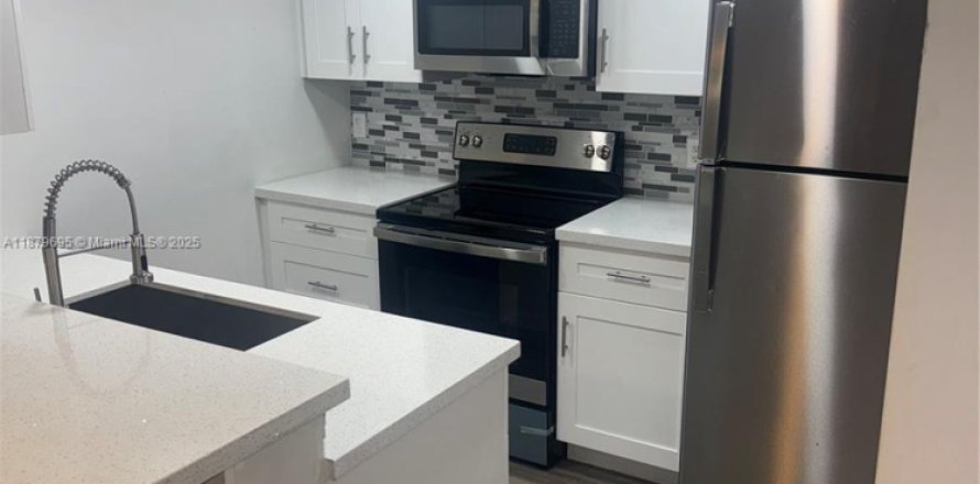 Condo à Coral Springs, Floride, 2 chambres  № 1981504