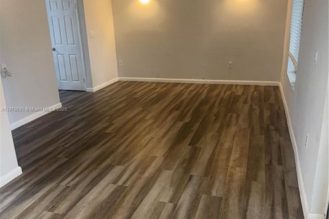 Copropriété à vendre à Coral Springs, Floride: 2 chambres, 84.54 m2 № 1981504 - photo 6