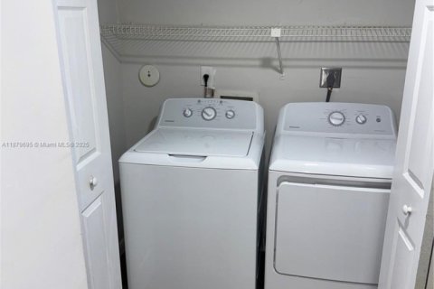 Copropriété à vendre à Coral Springs, Floride: 2 chambres, 84.54 m2 № 1981504 - photo 8