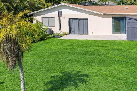 Villa ou maison à vendre à Tamarac, Floride: 2 chambres, 101.26 m2 № 1997684 - photo 17