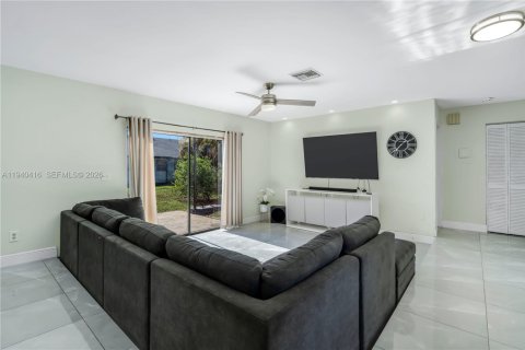 Villa ou maison à vendre à Tamarac, Floride: 2 chambres, 101.26 m2 № 1997684 - photo 4