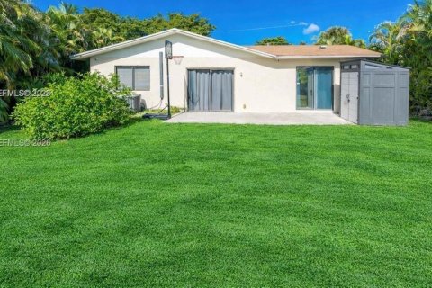 Villa ou maison à vendre à Tamarac, Floride: 2 chambres, 101.26 m2 № 1997684 - photo 19
