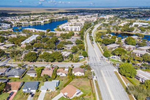 Villa ou maison à vendre à Tamarac, Floride: 2 chambres, 101.26 m2 № 1997684 - photo 29