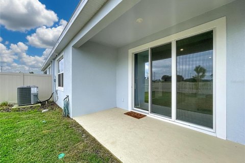 Villa ou maison à vendre à San Antonio, Floride: 3 chambres, 145.3 m2 № 2389455 - photo 12