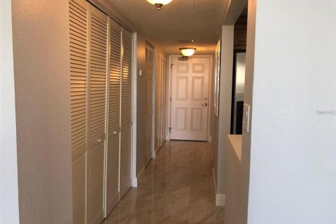 Condo in Clearwater, Florida  № 1906304 - photo 13