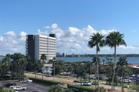 Condo in Clearwater, Florida  № 1906304 - photo 17