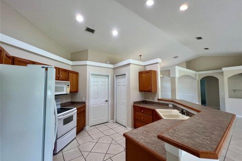 Casa en alquiler en Kissimmee, Florida, 3 dormitorios, 163.69 m2 № 1906883 - foto 11